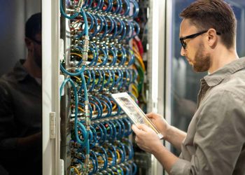 Top Control Panels for a VPS Hosting Plan Control