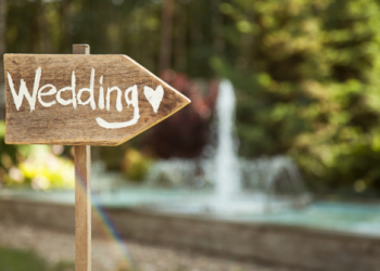 7 Ways to Personalize Your Wedding Invitations